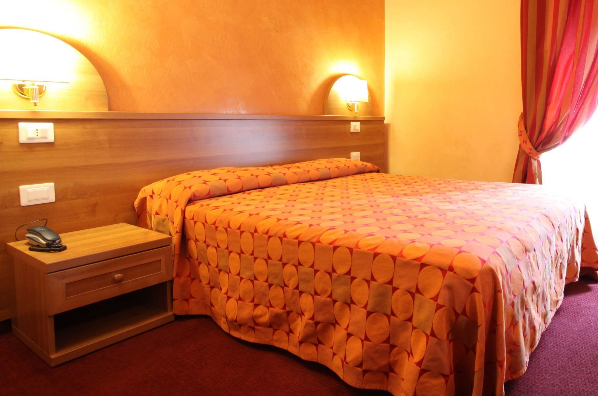 로마 모르페우스 룸스 B&B 외부 사진